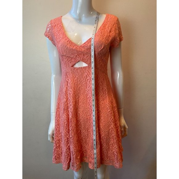 Jessica Simpson Women Lace Mini Dress Cutout Front Keyhole Peach Size Medium - Picture 5 of 11